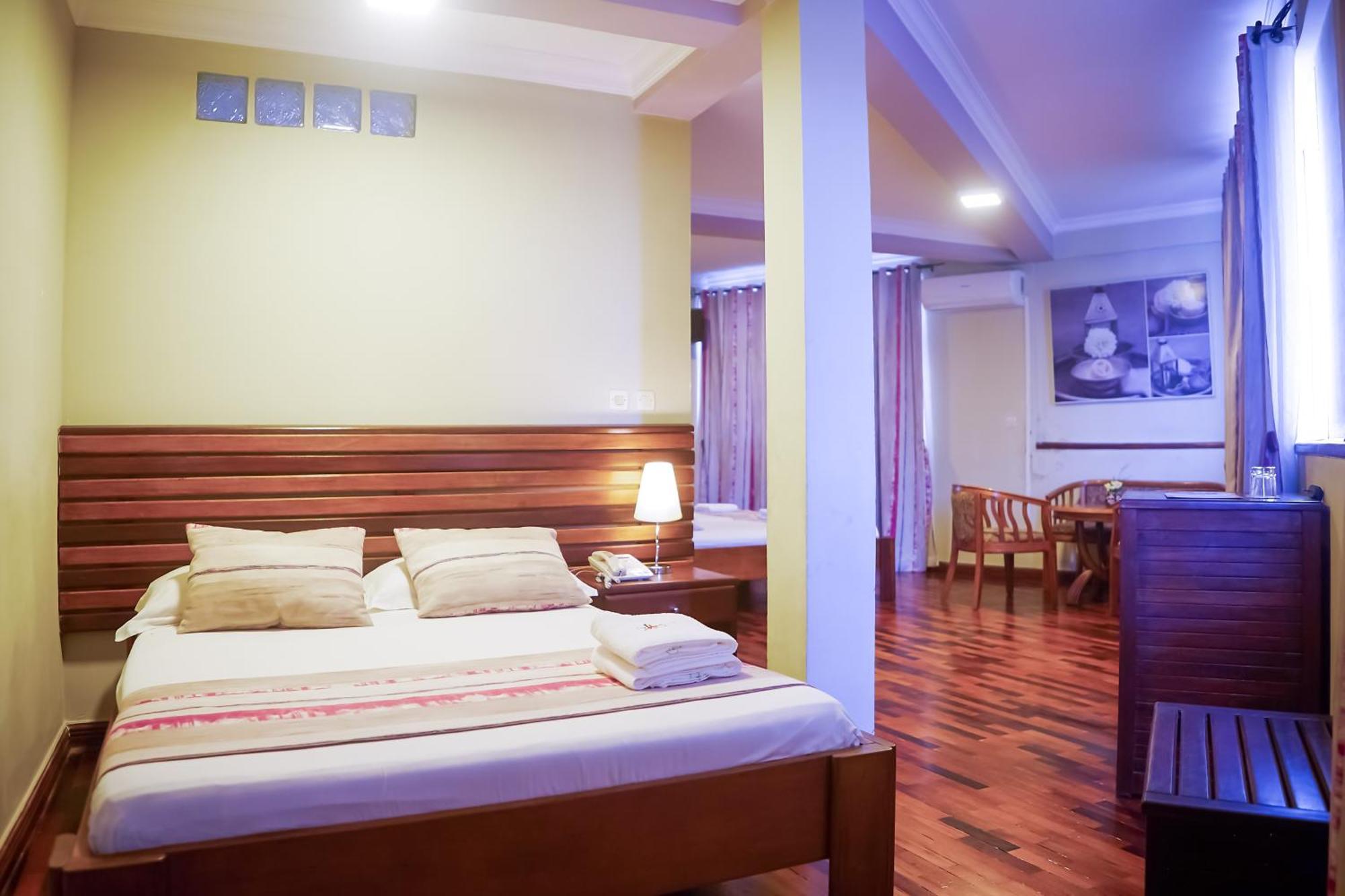 Anjary Hotel Антананариву Экстерьер фото