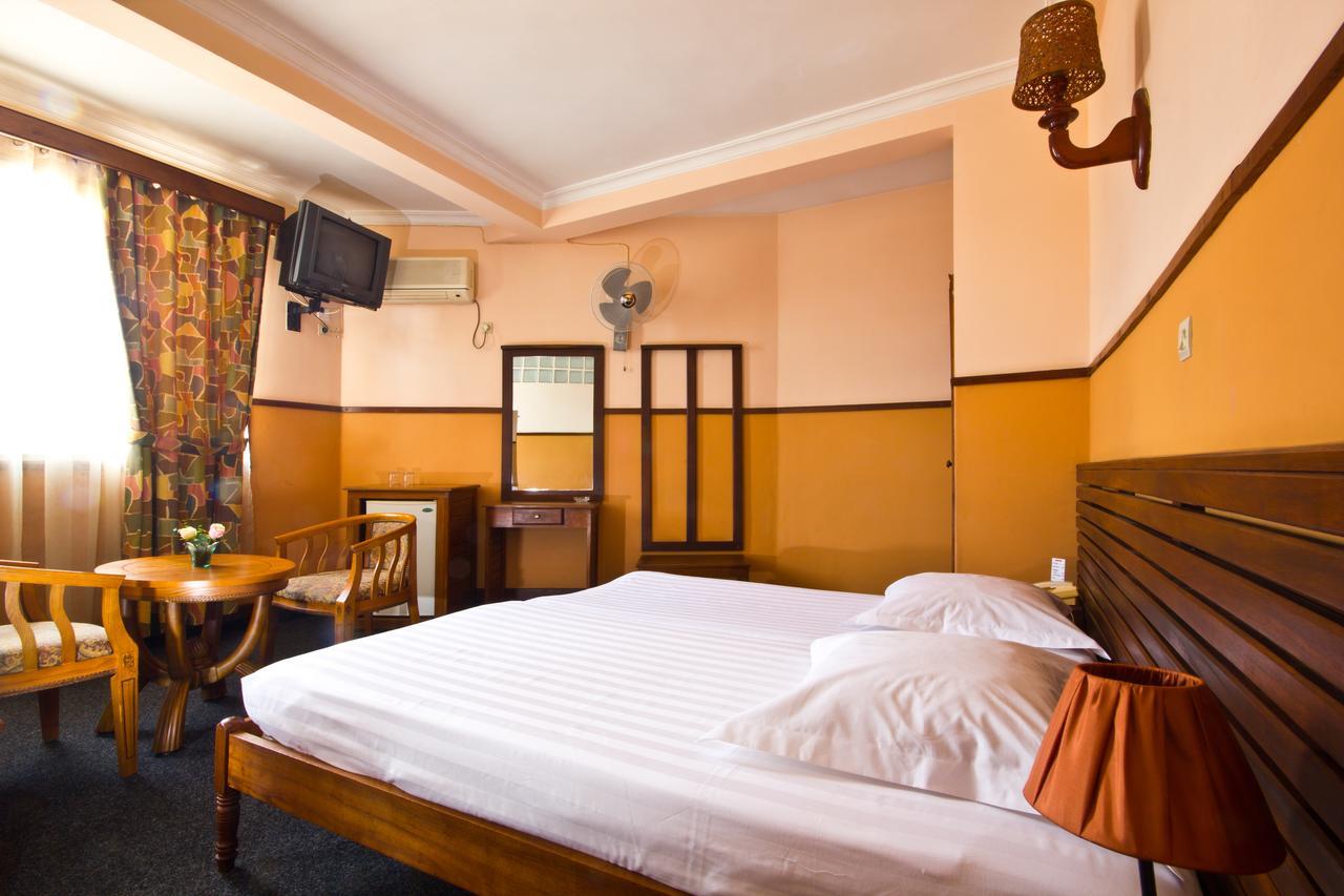 Anjary Hotel Антананариву Экстерьер фото